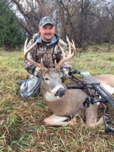 Kansas Whitetail Deer Hunts | Red Dog Outfitters
