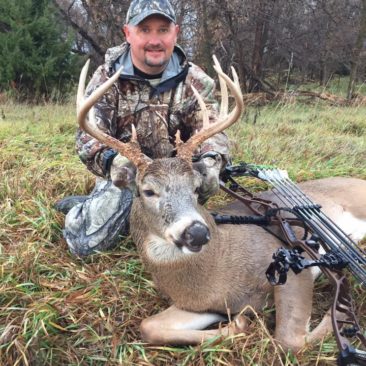Kansas Whitetail Deer Hunts | Red Dog Outfitters