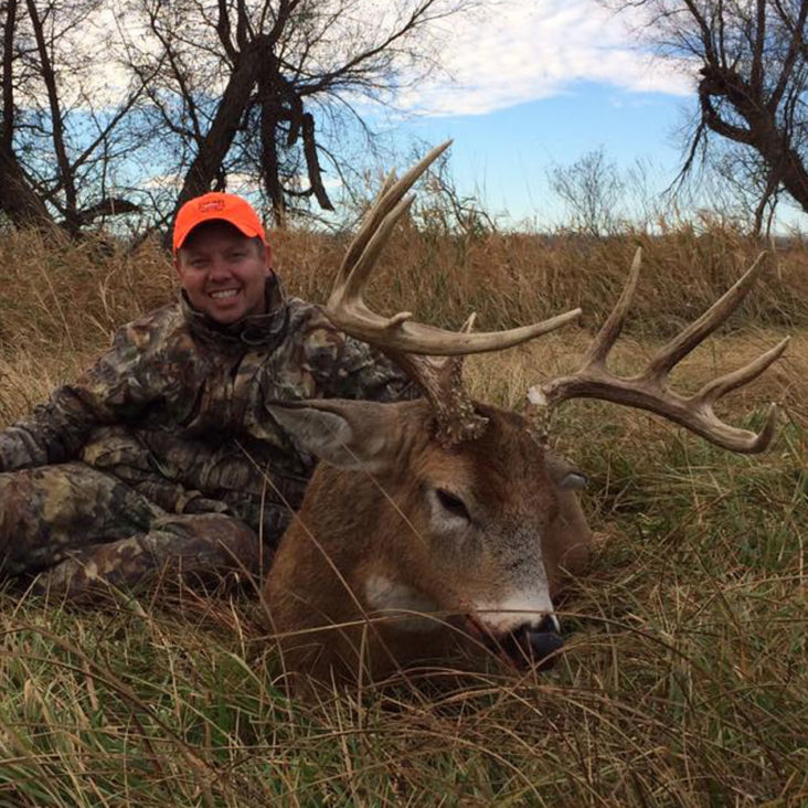 "Best Nebraska Whitetail Deer Hunting Outfitters Red Dog Outfitters"